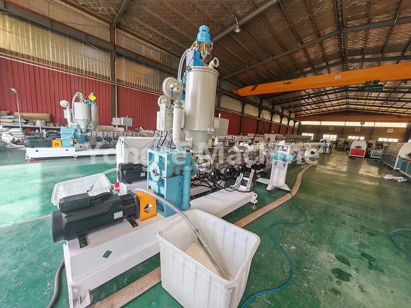 Yongte 16-63 mm PPR trelags rørekstruderingslinje for algeriske kunder har fullført idriftsettelse og aksept