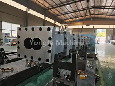 wear-resistance screw barrel